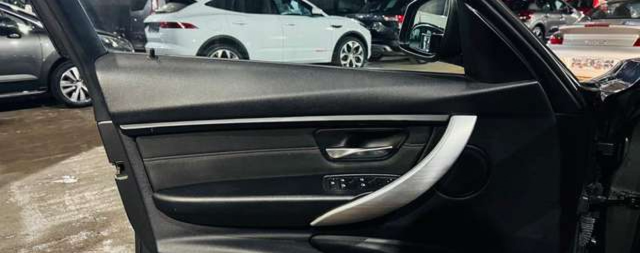 BMW 318 Touring 318DA - Xénon - GPS - Sport