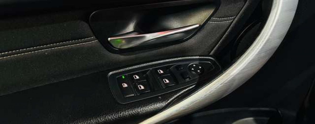 BMW 318 Touring 318DA - Xénon - GPS - Sport