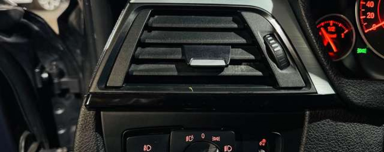 BMW 318 Touring 318DA - Xénon - GPS - Sport