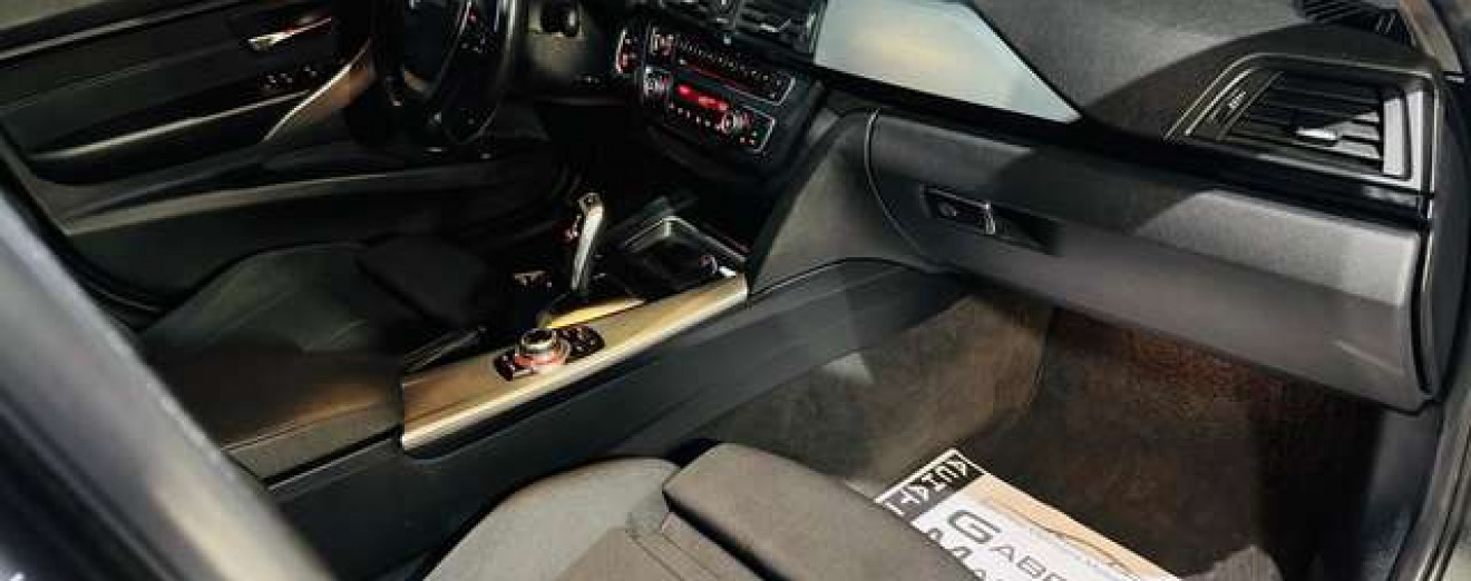 BMW 318 Touring 318DA - Xénon - GPS - Sport