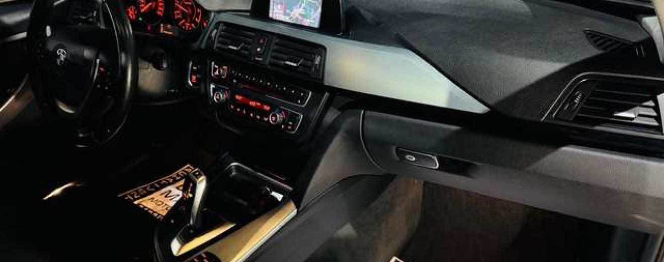 BMW 318 Touring 318DA - Xénon - GPS - Sport