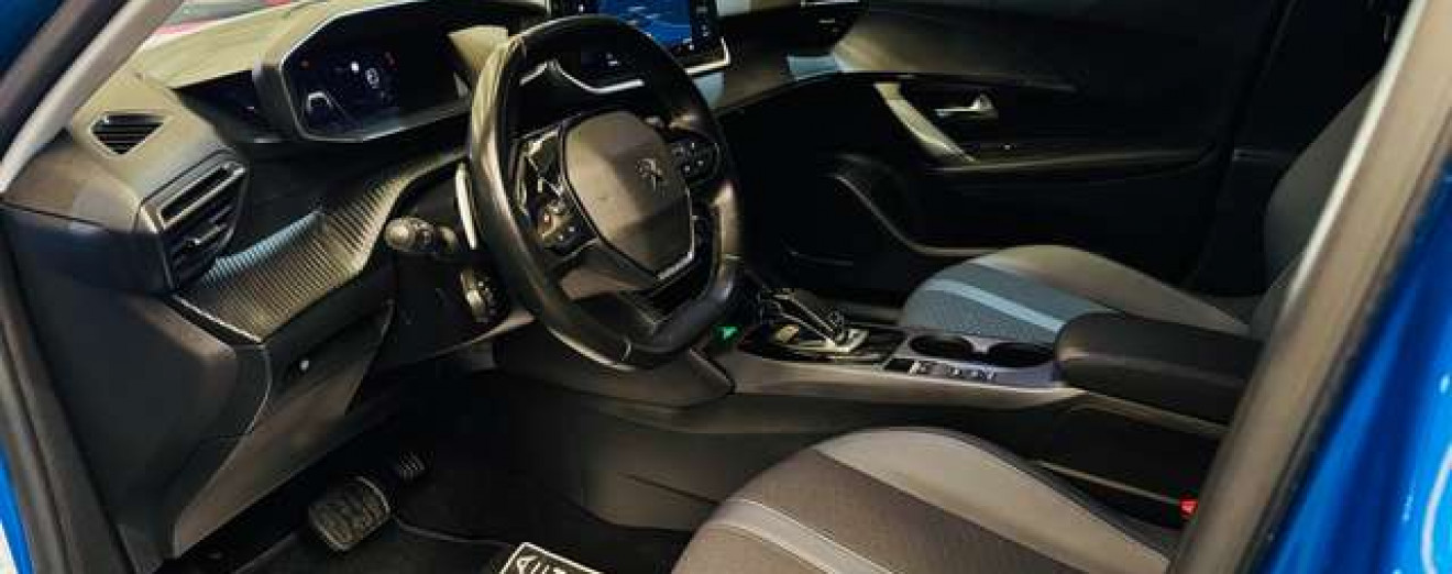 Peugeot 2008 1.5 BlueHDi Allure S / Cuir / Cockpit / Navigation