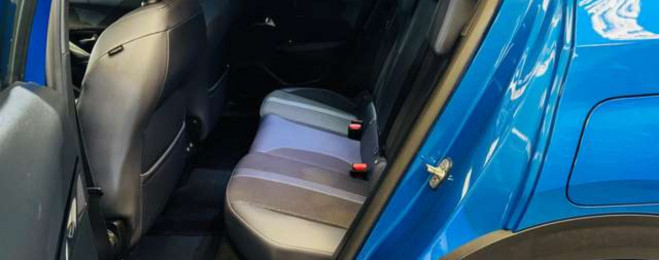 Peugeot 2008 1.5 BlueHDi Allure S / Cuir / Cockpit / Navigation