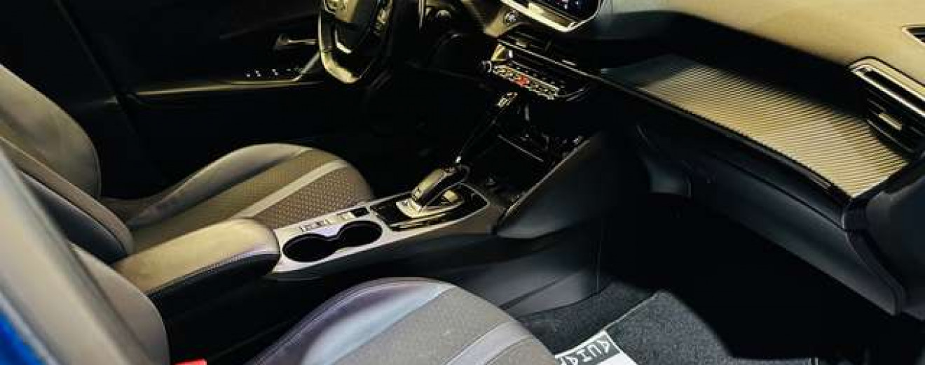 Peugeot 2008 1.5 BlueHDi Allure S / Cuir / Cockpit / Navigation