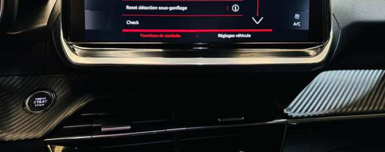 Peugeot 2008 1.5 BlueHDi Allure S / Cuir / Cockpit / Navigation