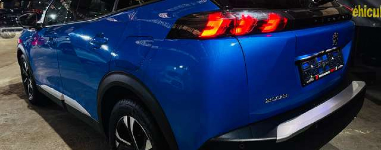 Peugeot 2008 1.5 BlueHDi Allure S / Cuir / Cockpit / Navigation