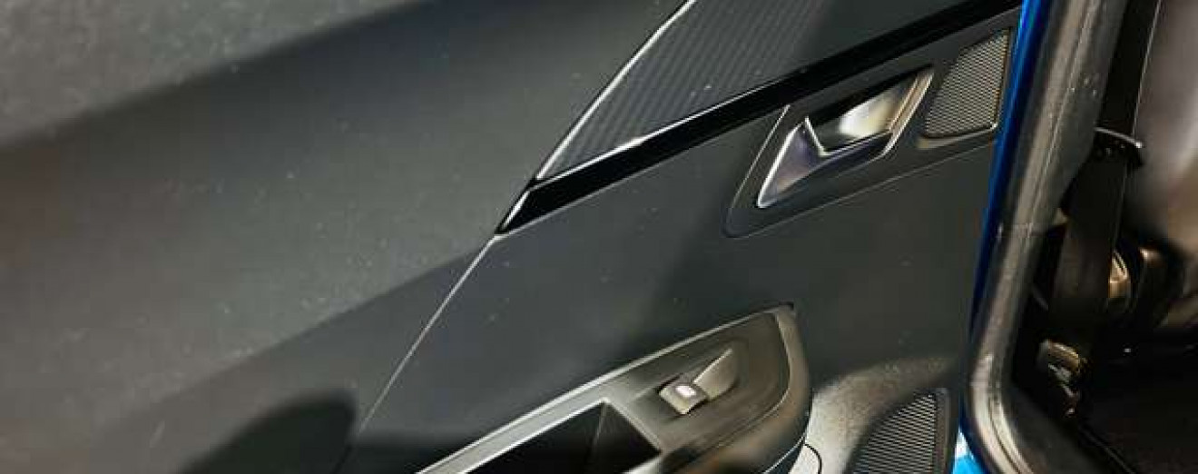 Peugeot 2008 1.5 BlueHDi Allure S / Cuir / Cockpit / Navigation