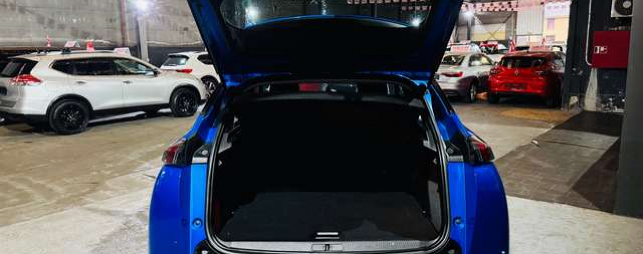 Peugeot 2008 1.5 BlueHDi Allure S / Cuir / Cockpit / Navigation