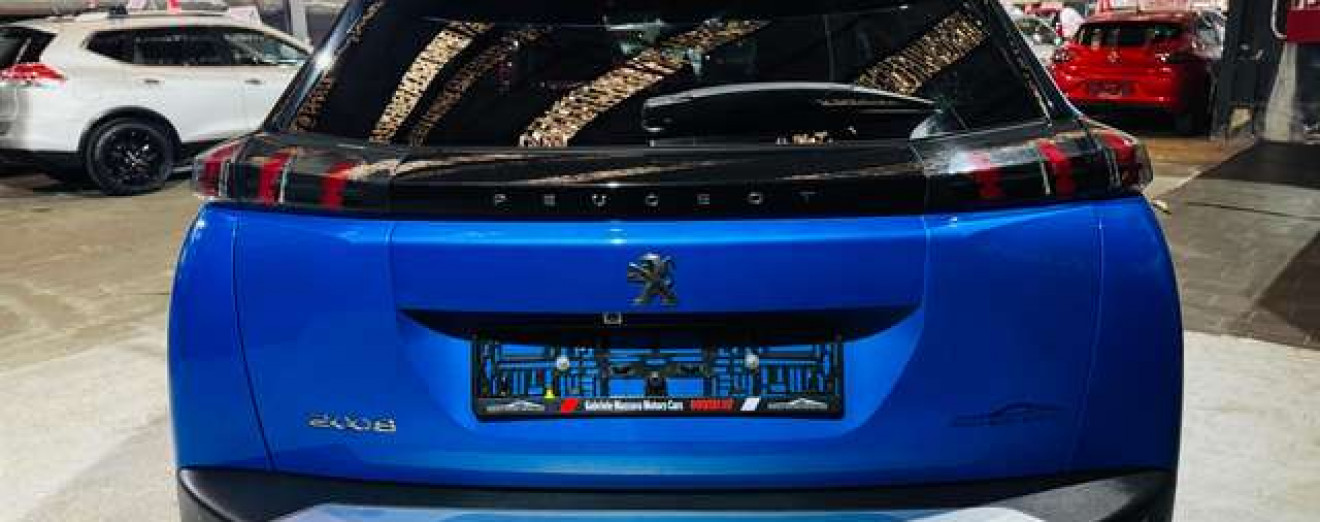 Peugeot 2008 1.5 BlueHDi Allure S / Cuir / Cockpit / Navigation