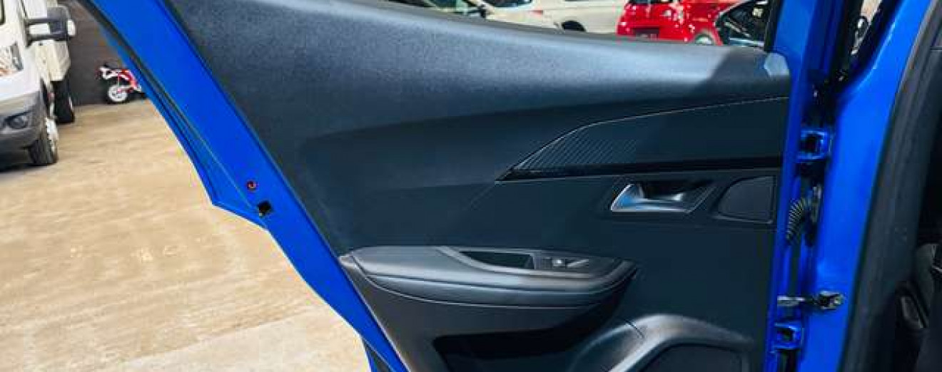 Peugeot 2008 1.5 BlueHDi Allure S / Cuir / Cockpit / Navigation