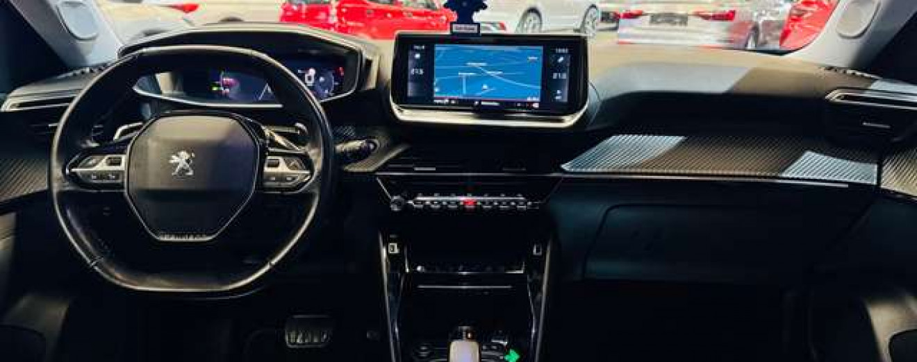 Peugeot 2008 1.5 BlueHDi Allure S / Cuir / Cockpit / Navigation
