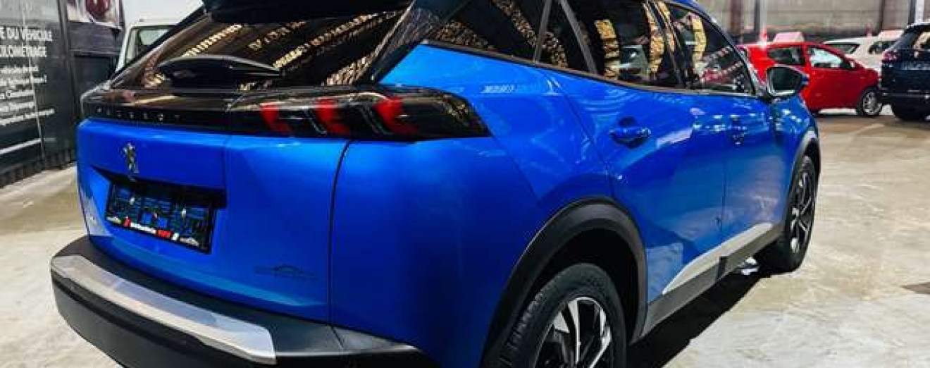 Peugeot 2008 1.5 BlueHDi Allure S / Cuir / Cockpit / Navigation