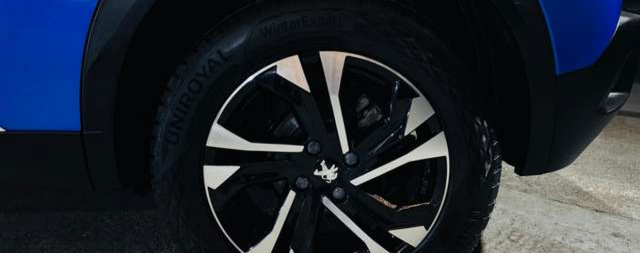 Peugeot 2008 1.5 BlueHDi Allure S / Cuir / Cockpit / Navigation