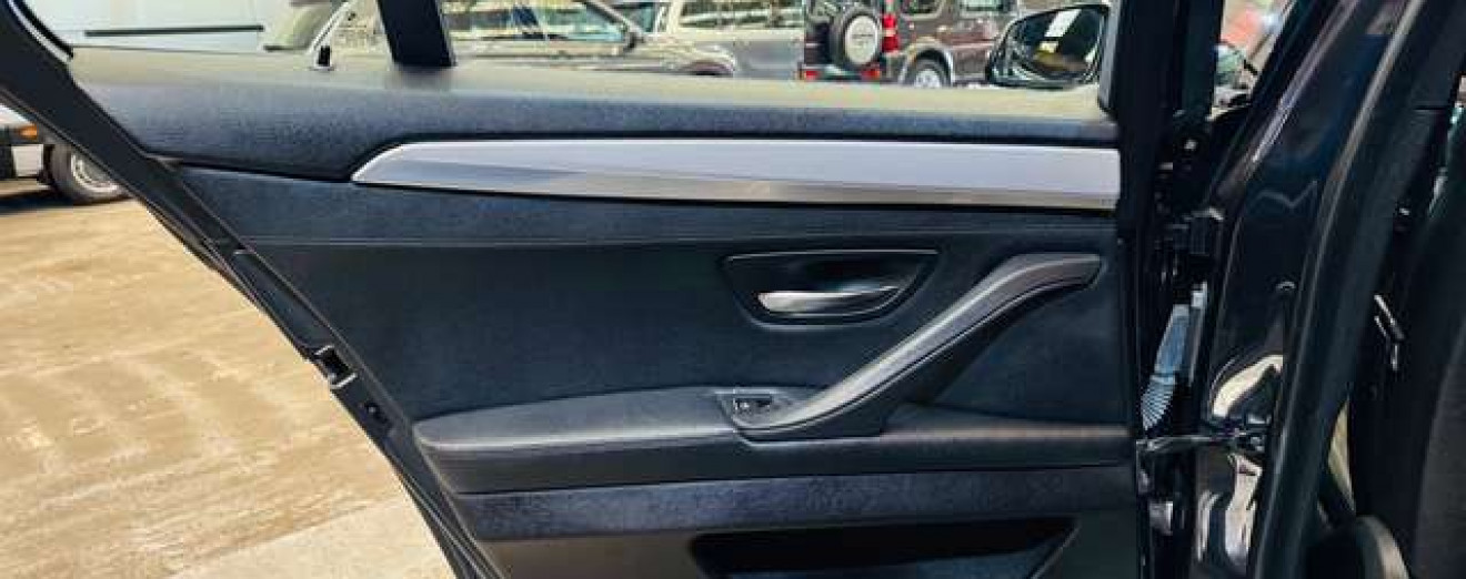 BMW 520 Touring dXA PACK M ORIGINAL BOITE AUTO !!!