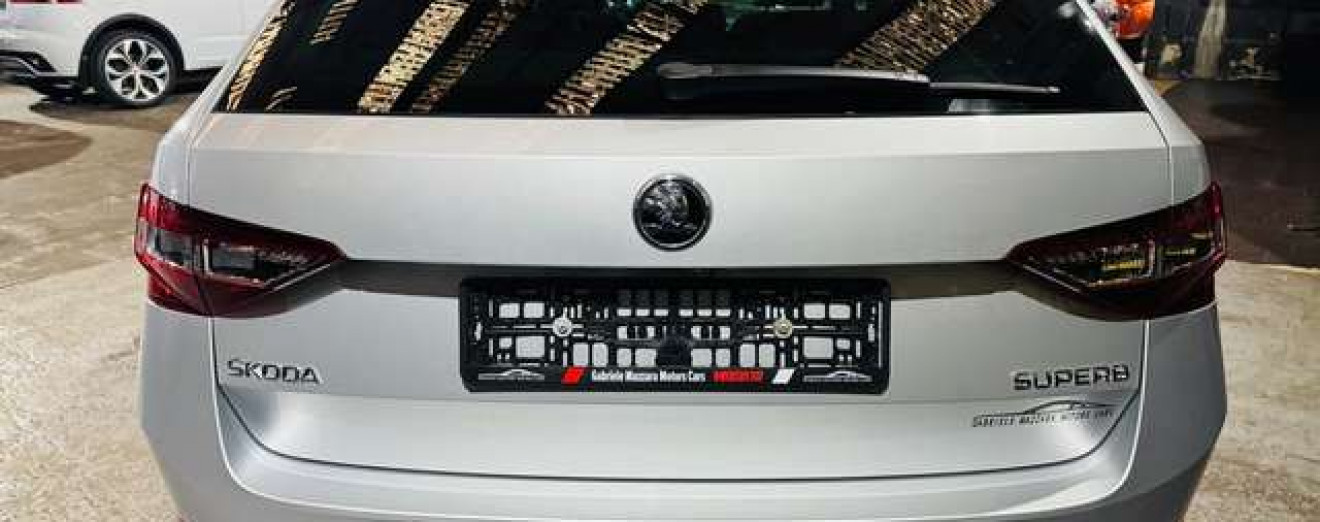 Skoda Superb LK 2.0TDI DSG - Cuir - Pano - LED- Full - GARANTIE