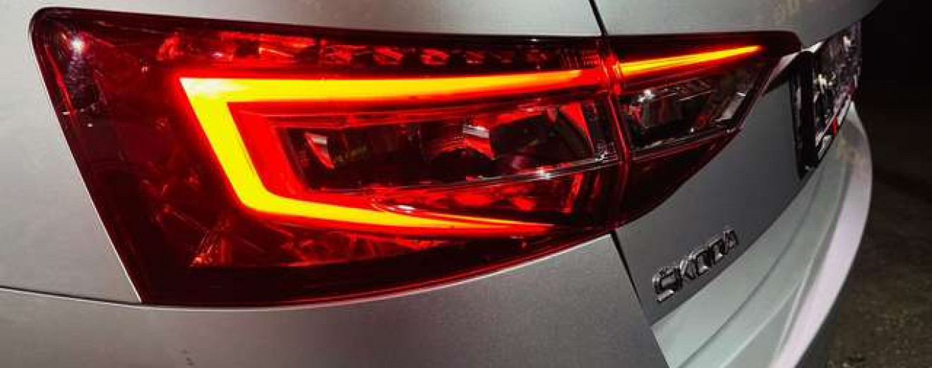 Skoda Superb LK 2.0TDI DSG - Cuir - Pano - LED- Full - GARANTIE