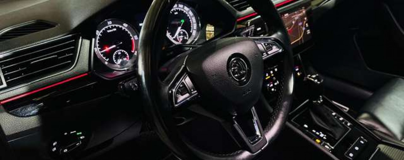 Skoda Superb LK 2.0TDI DSG - Cuir - Pano - LED- Full - GARANTIE