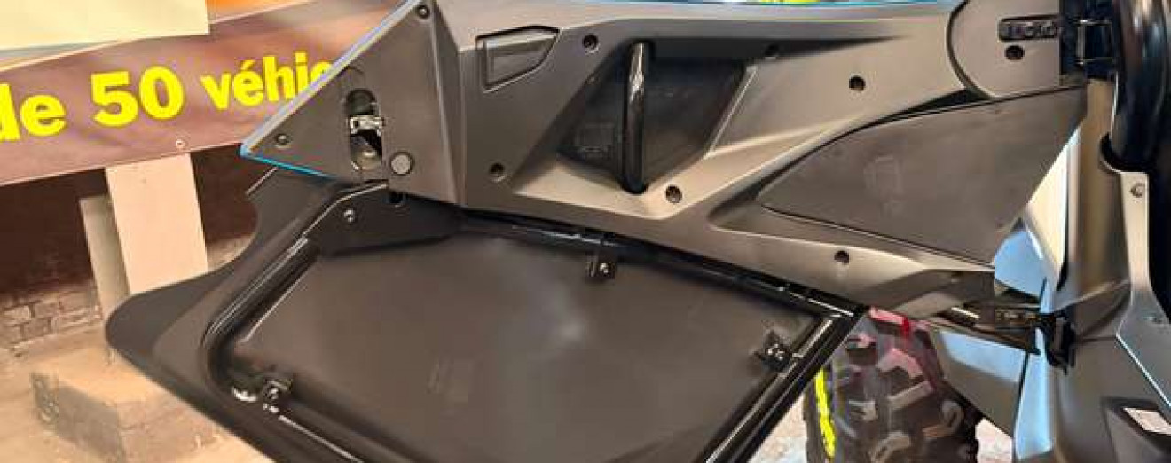 CFMOTO ZForce 1000 LED Jantes renforcées Treuil Chauffage