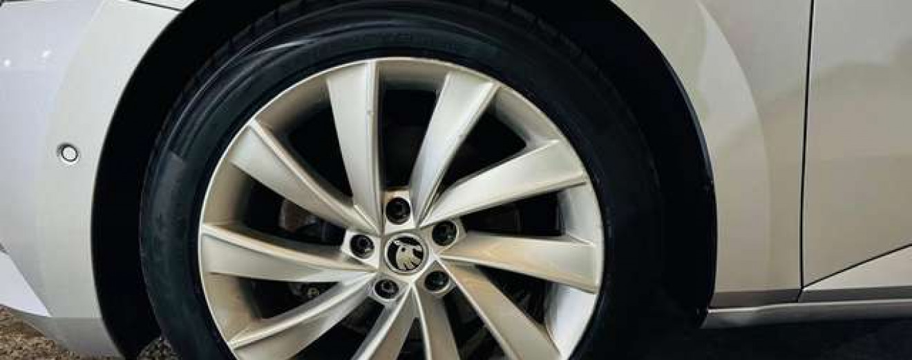 Skoda Superb LK 2.0TDI DSG - Cuir - Pano - LED- Full - GARANTIE