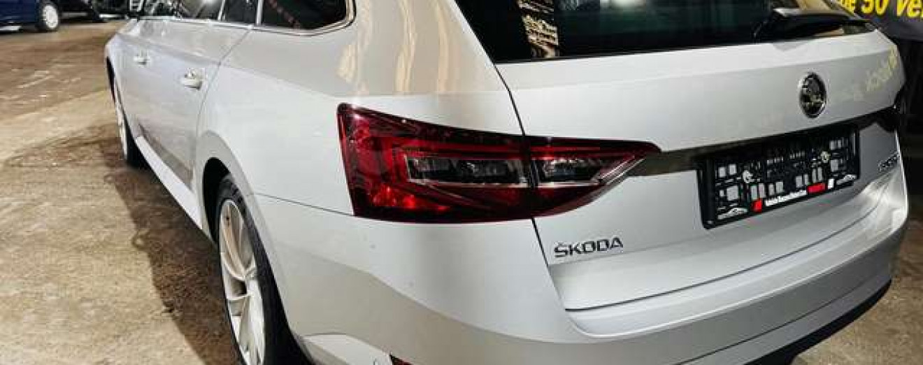 Skoda Superb LK 2.0TDI DSG - Cuir - Pano - LED- Full - GARANTIE