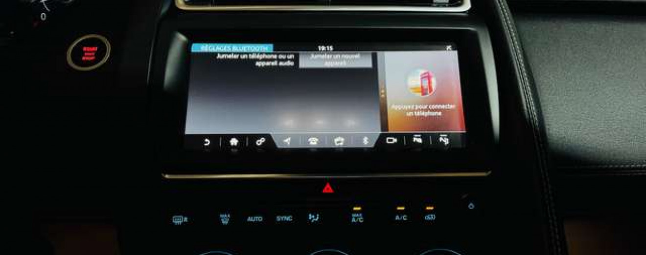 Jaguar E-Pace 2.0 T AWD R-Dynamic / Cuir / Navi / Garantie 12 M