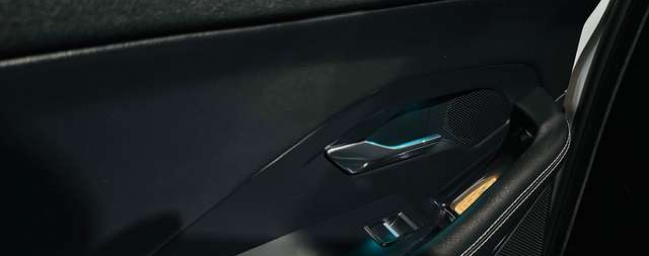 Jaguar E-Pace 2.0 T AWD R-Dynamic / Cuir / Navi / Garantie 12 M