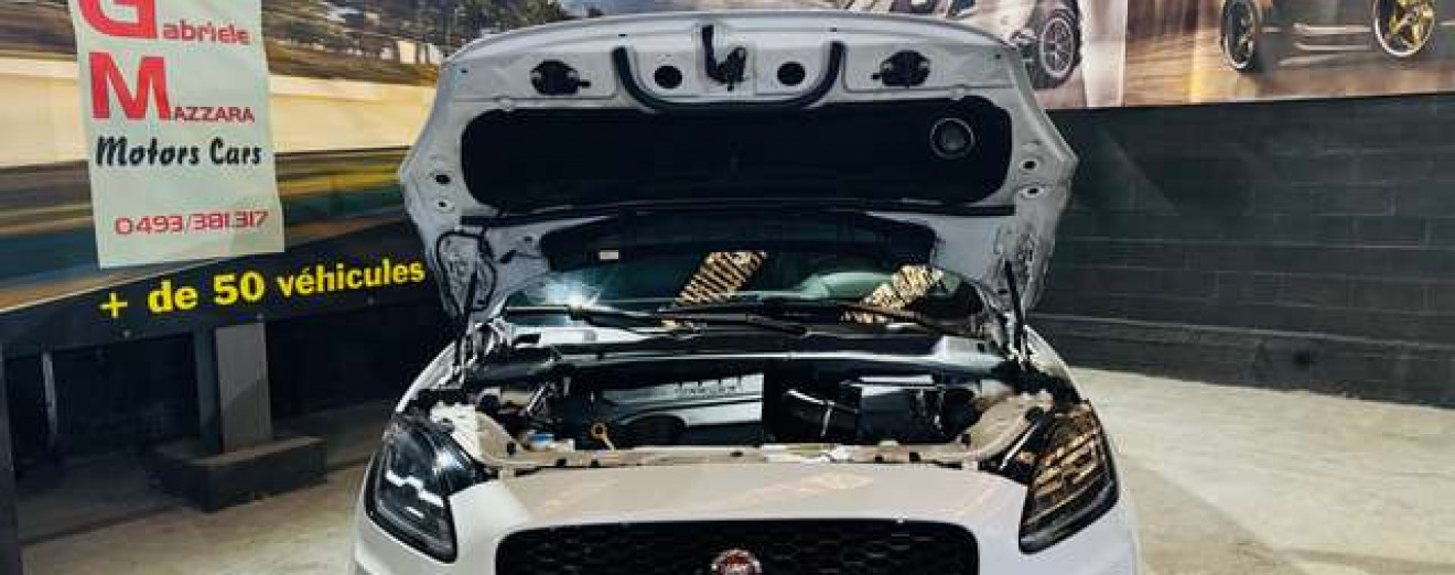 Jaguar E-Pace 2.0 T AWD R-Dynamic / Cuir / Navi / Garantie 12 M