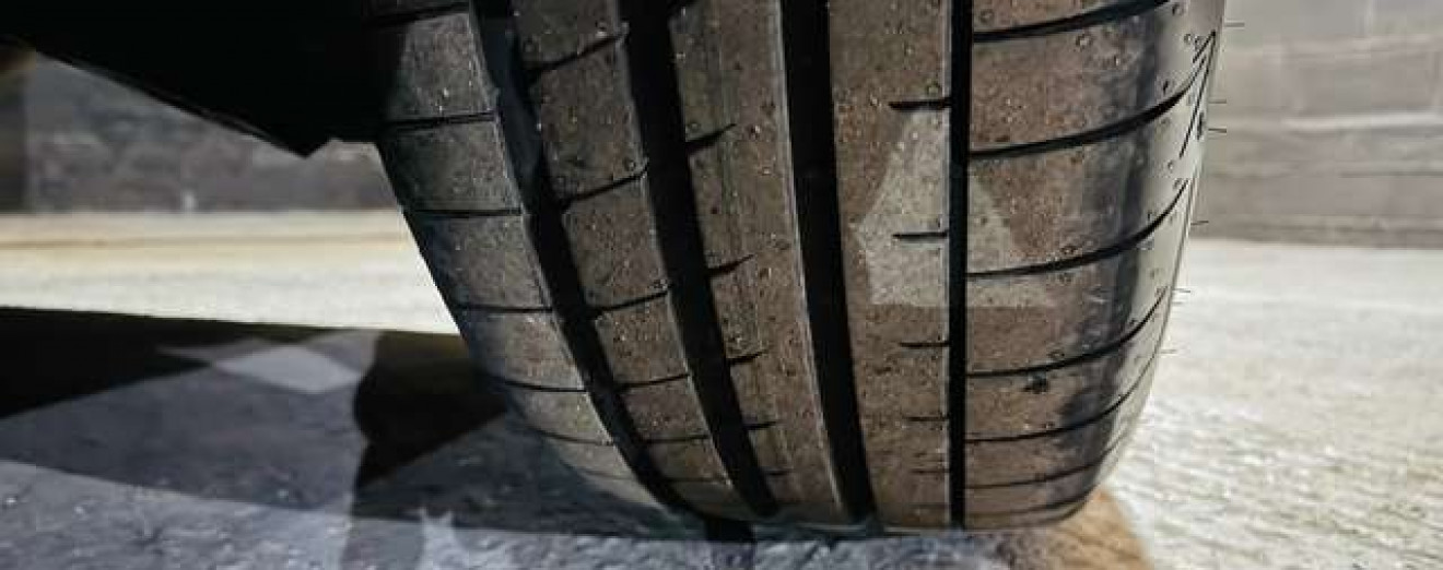 Jaguar E-Pace 2.0 T AWD R-Dynamic / Cuir / Navi / Garantie 12 M