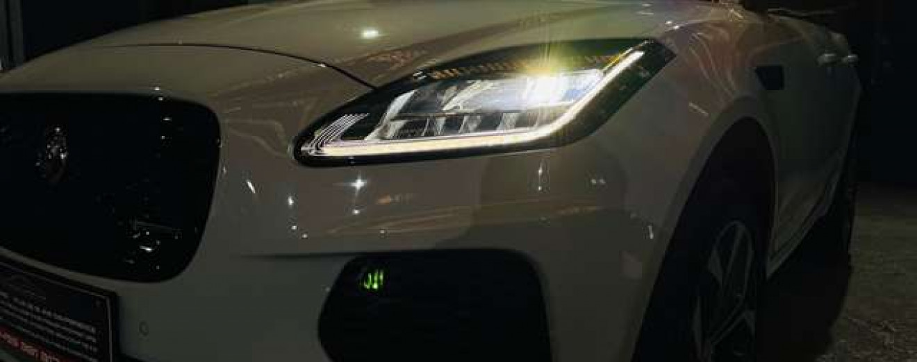 Jaguar E-Pace 2.0 T AWD R-Dynamic / Cuir / Navi / Garantie 12 M