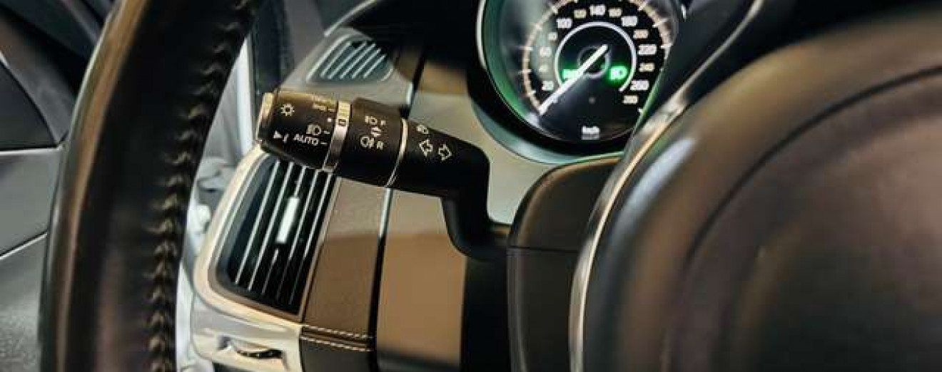 Jaguar E-Pace 2.0 T AWD R-Dynamic / Cuir / Navi / Garantie 12 M