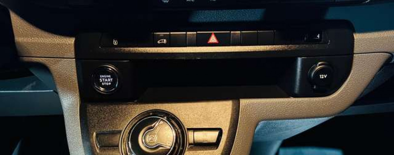 Peugeot Expert 2.0 HDi 3Places - Utilitaire - CarPlay - TVA Incl