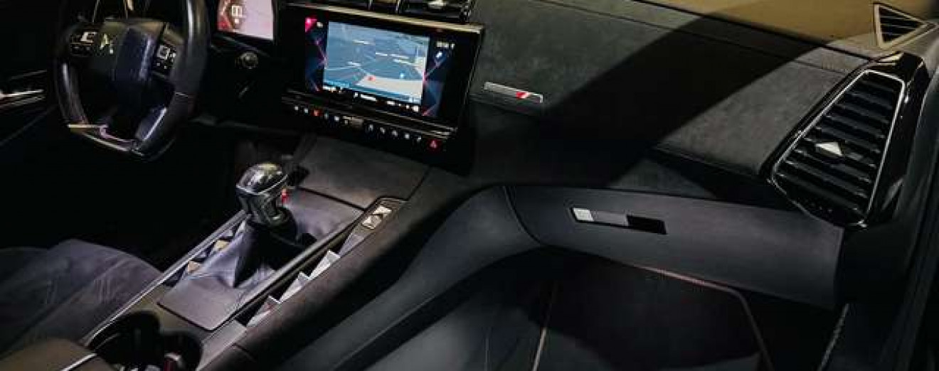 DS Automobiles DS 7 Crossback DS7 1.5 BlueHDi Performance Line CarPlay GPS Caméra 360 Cockpit Att remorque Alcantara PDC GPS J.A LED