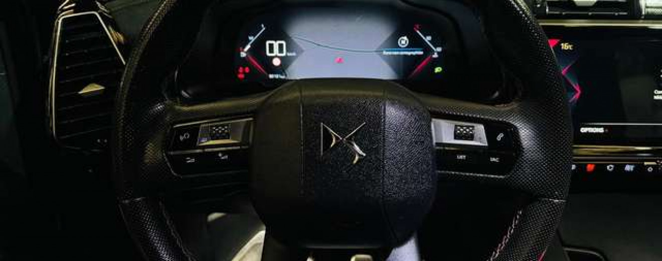 DS Automobiles DS 7 Crossback DS7 1.5 BlueHDi Performance Line CarPlay GPS Caméra 360 Cockpit Att remorque Alcantara PDC GPS J.A LED