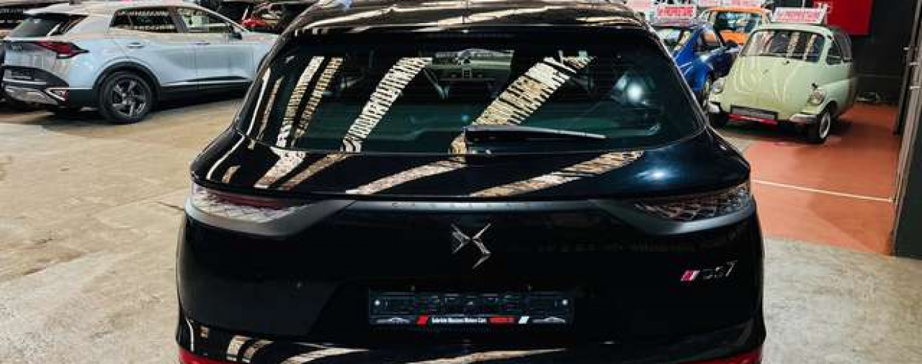 DS Automobiles DS 7 Crossback DS7 1.5 BlueHDi Performance Line CarPlay GPS Caméra 360 Cockpit Att remorque Alcantara PDC GPS J.A LED