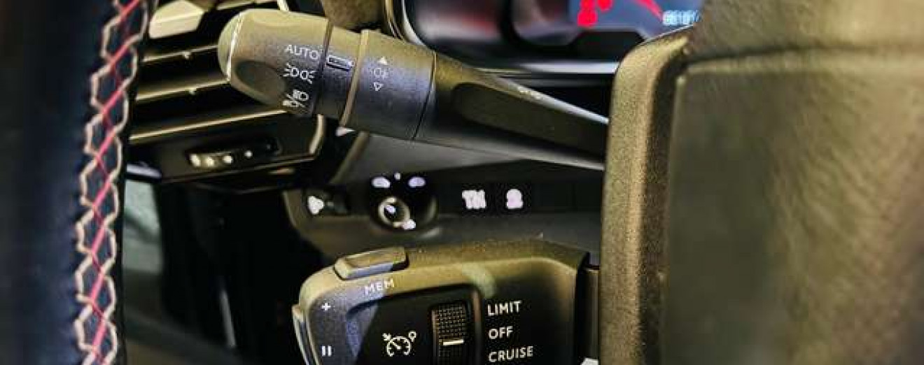 DS Automobiles DS 7 Crossback DS7 1.5 BlueHDi Performance Line CarPlay GPS Caméra 360 Cockpit Att remorque Alcantara PDC GPS J.A LED
