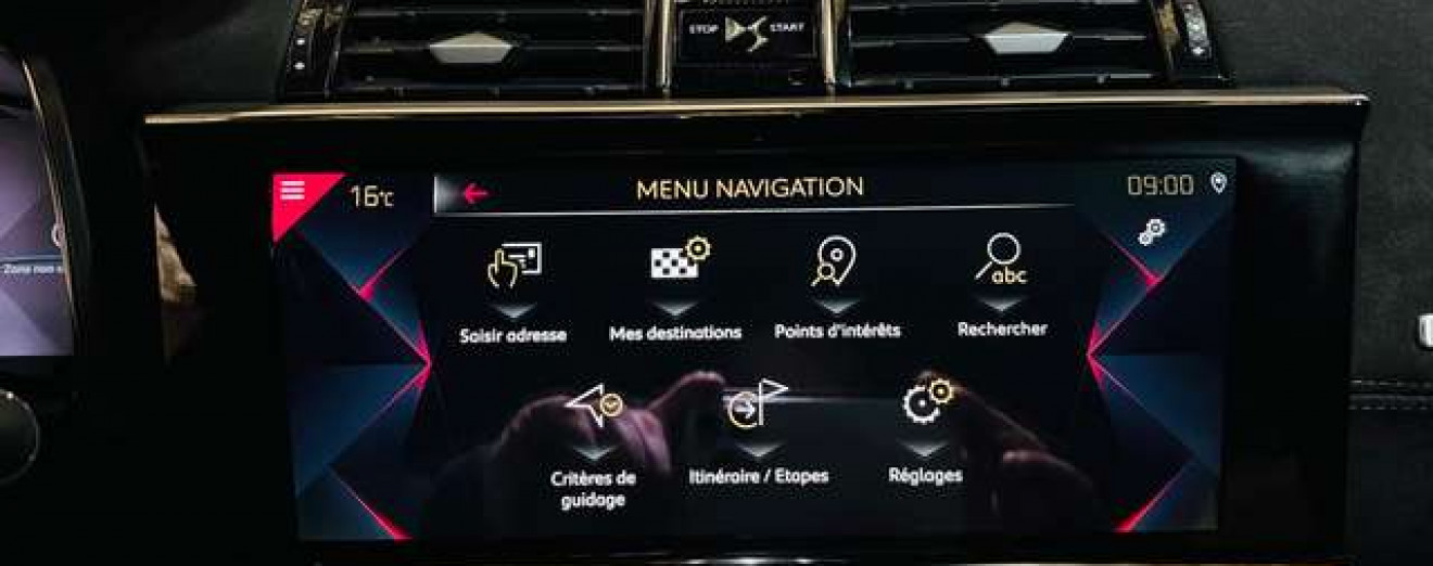 DS Automobiles DS 7 Crossback DS7 1.5 BlueHDi Performance Line CarPlay GPS Caméra 360 Cockpit Att remorque Alcantara PDC GPS J.A LED