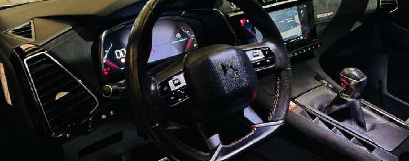 DS Automobiles DS 7 Crossback DS7 1.5 BlueHDi Performance Line CarPlay GPS Caméra 360 Cockpit Att remorque Alcantara PDC GPS J.A LED