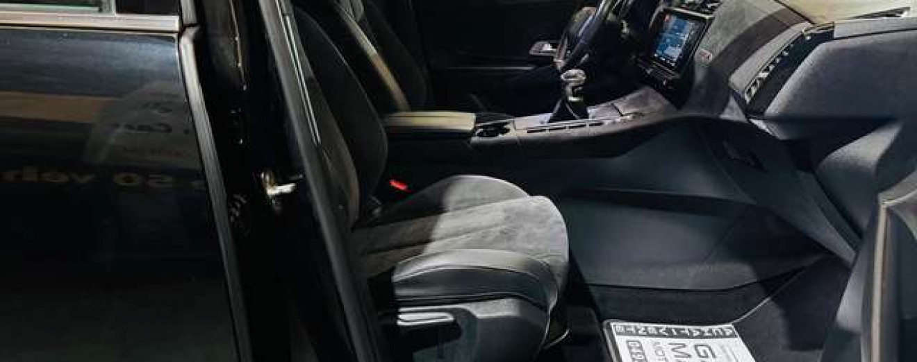 DS Automobiles DS 7 Crossback DS7 1.5 BlueHDi Performance Line CarPlay GPS Caméra 360 Cockpit Att remorque Alcantara PDC GPS J.A LED