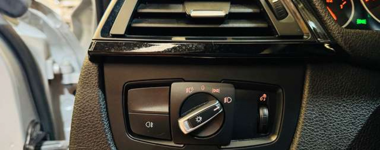 BMW 328 328i / Full Options / Garantie 12 Mois