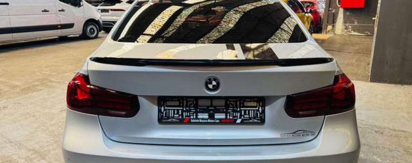 BMW 328 328i / Full Options / Garantie 12 Mois