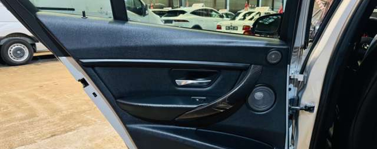 BMW 328 328i / Full Options / Garantie 12 Mois