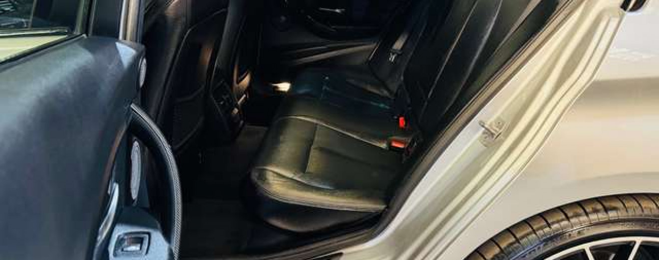 BMW 328 328i / Full Options / Garantie 12 Mois