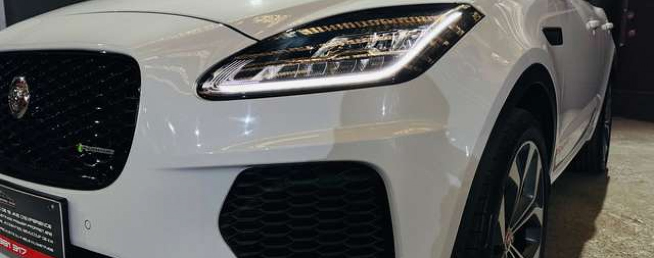 Jaguar E-Pace 2.0 T AWD R-Dynamic / Cuir / Navi / Garantie 12 M