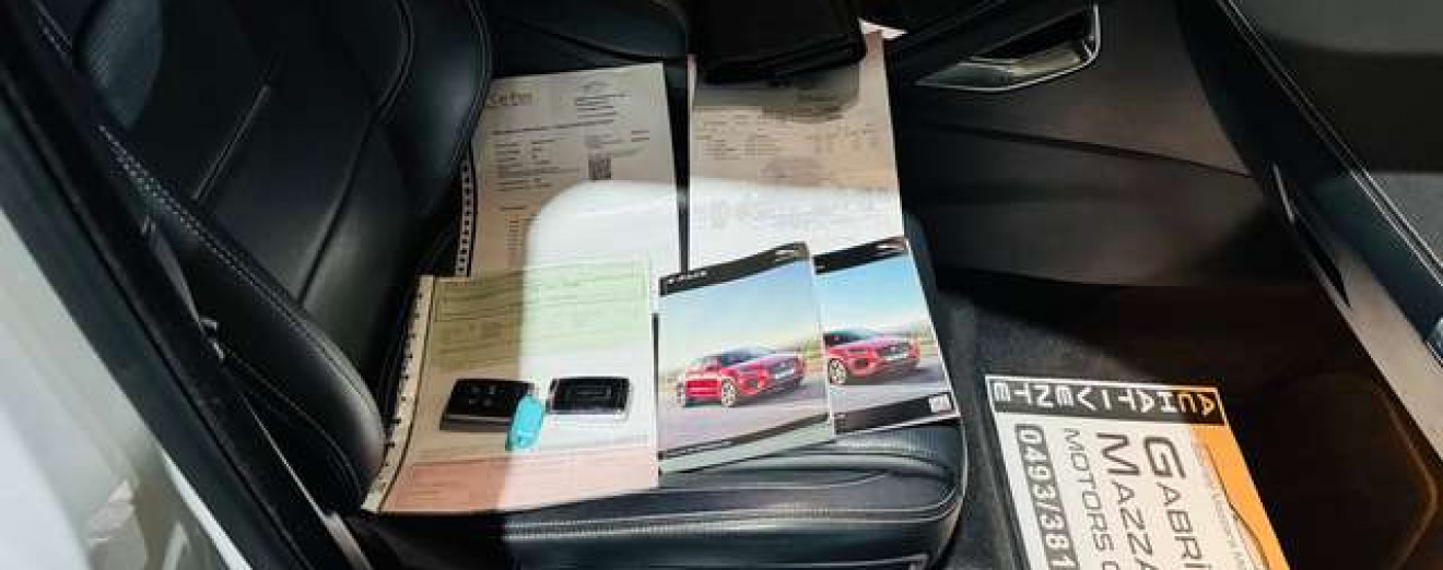 Jaguar E-Pace 2.0 T AWD R-Dynamic / Cuir / Navi / Garantie 12 M