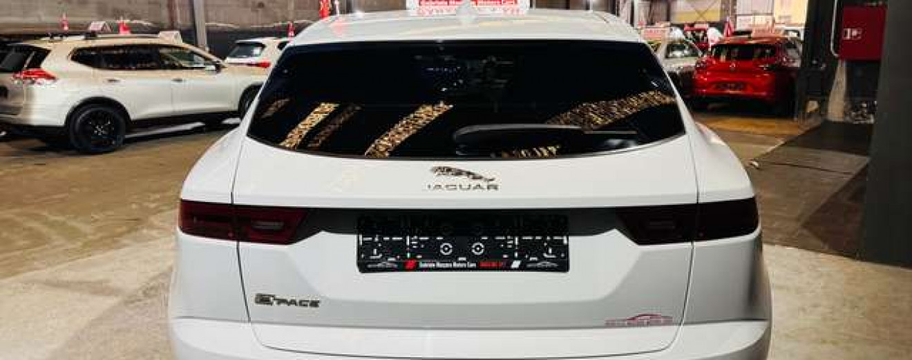 Jaguar E-Pace 2.0 T AWD R-Dynamic / Cuir / Navi / Garantie 12 M