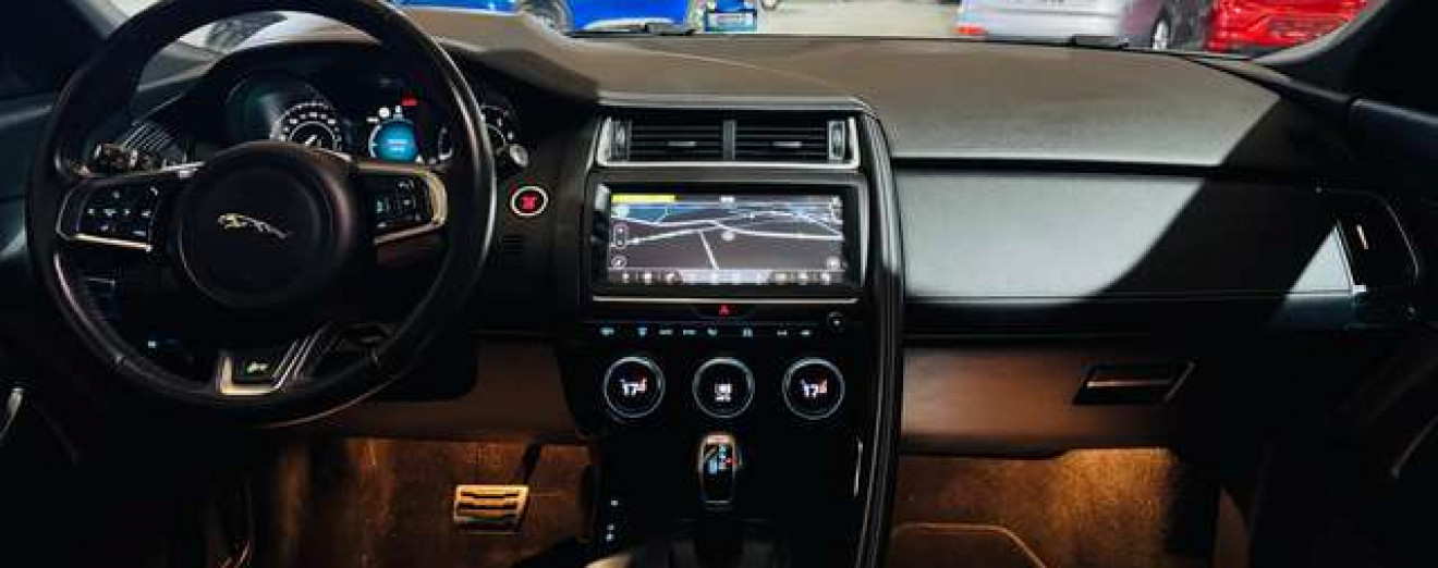 Jaguar E-Pace 2.0 T AWD R-Dynamic / Cuir / Navi / Garantie 12 M