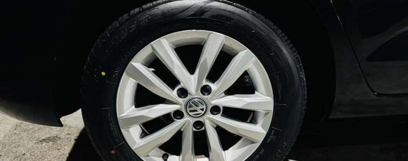 Volkswagen Touran 1.6 TDi 7 Places Airco GPS J.A