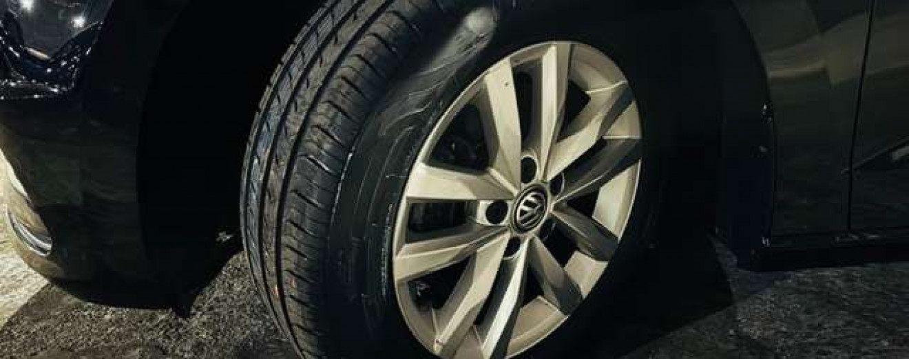 Volkswagen Touran 1.6 TDi 7 Places Airco GPS J.A