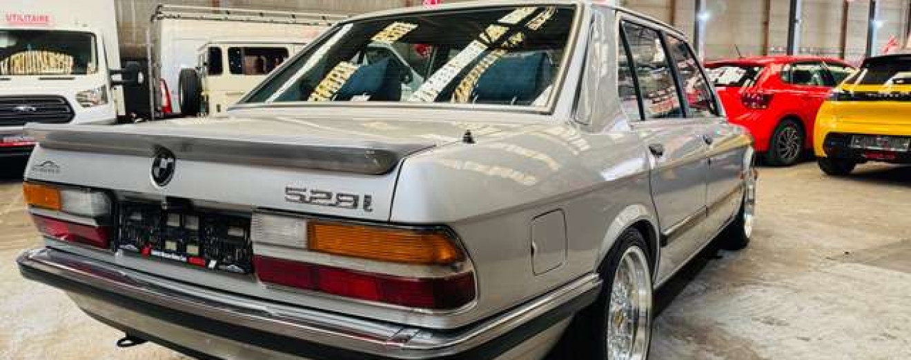 BMW 528 i berline boite manuelle ancêtre ct ok !!!