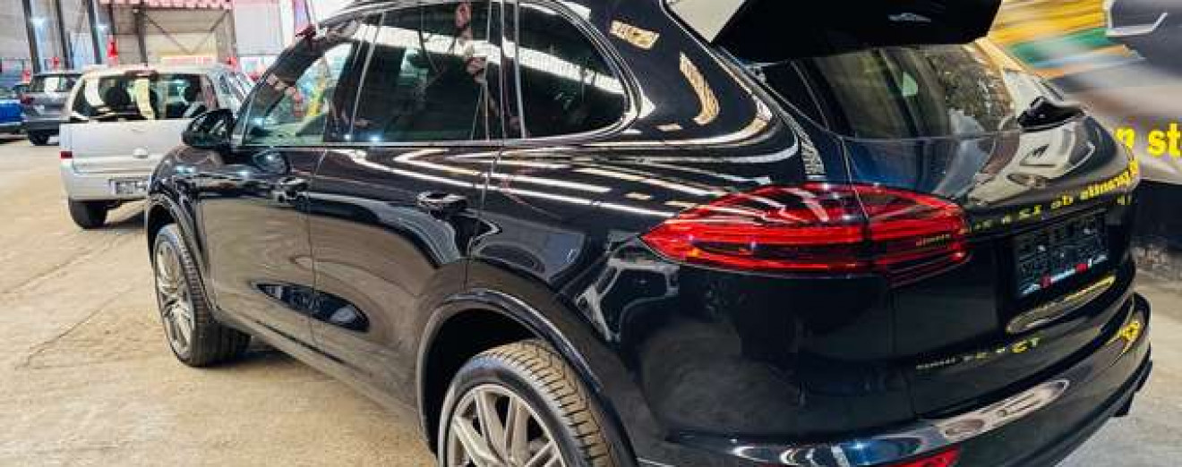 Porsche Cayenne 3.0 TD V6 Platinum Edition Tiptronic S